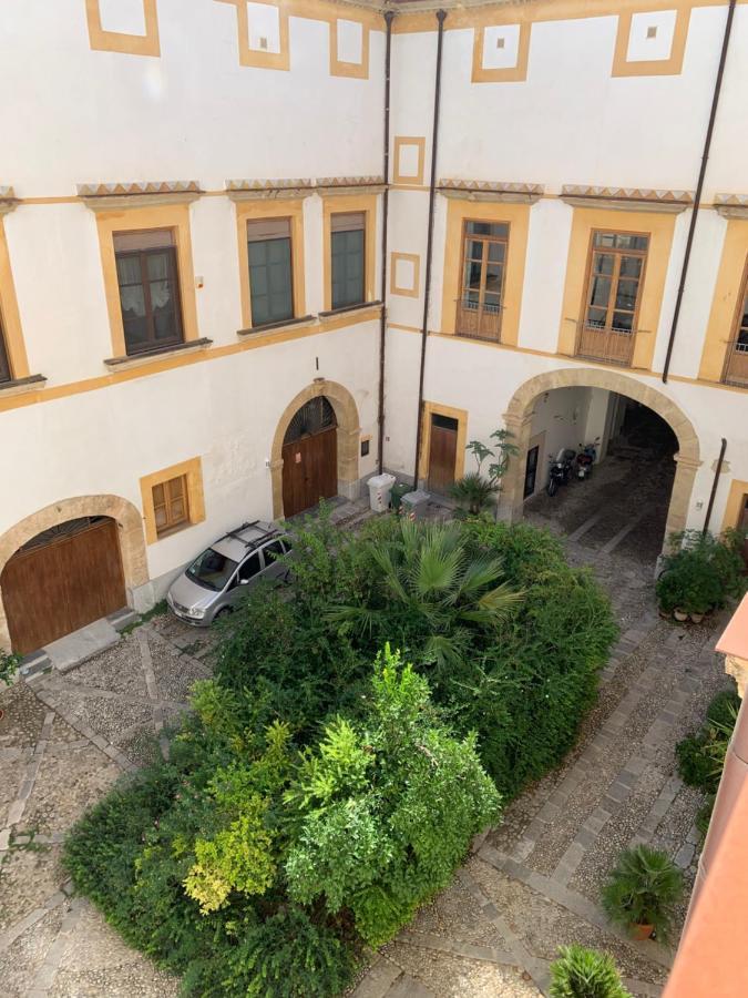 Palazzo Resuttana Palermo Exterior foto