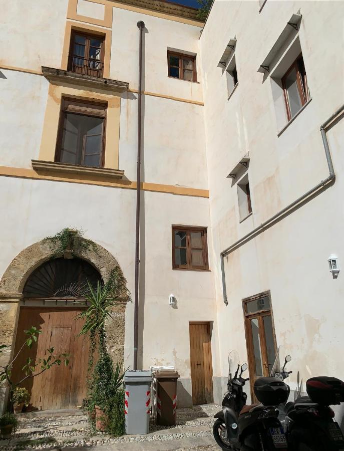 Palazzo Resuttana Palermo Exterior foto